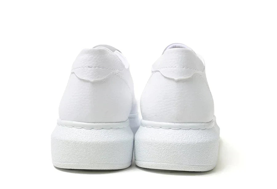 ShineStep™ – Tenis Blancos con Detalle Metálico Premium